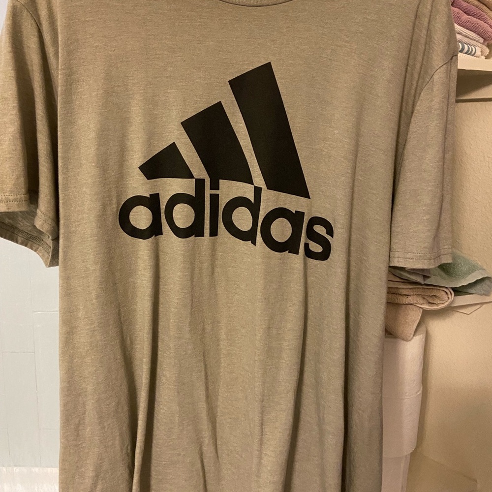 Adidas T-Shirt